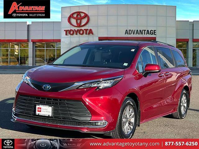 used 2022 Toyota Sienna car, priced at $38,999