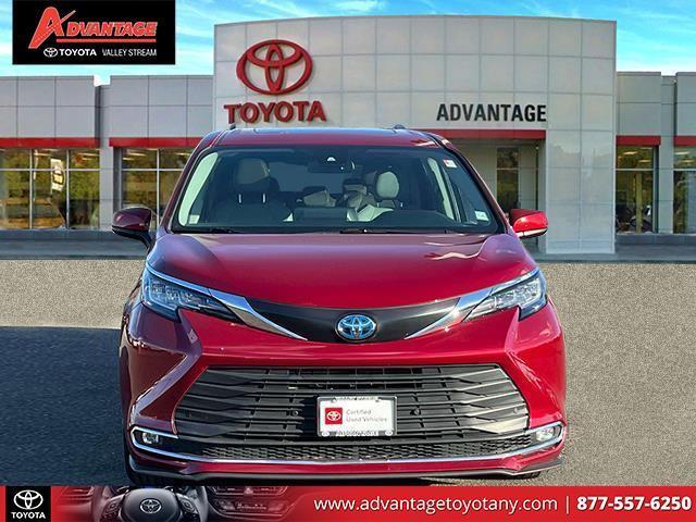 used 2022 Toyota Sienna car, priced at $38,999