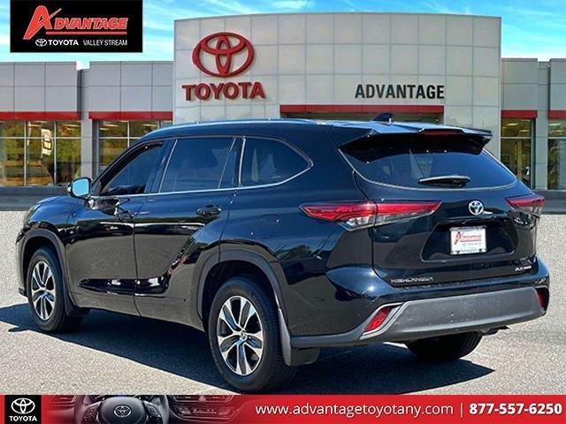 used 2021 Toyota Highlander car, priced at $35,999