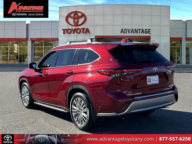 used 2023 Toyota Highlander car, priced at $44,999