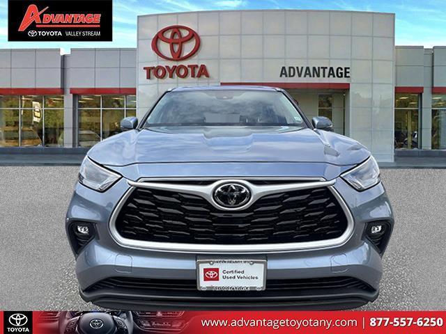 used 2022 Toyota Highlander car, priced at $34,899