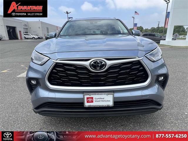 used 2022 Toyota Highlander car, priced at $34,999