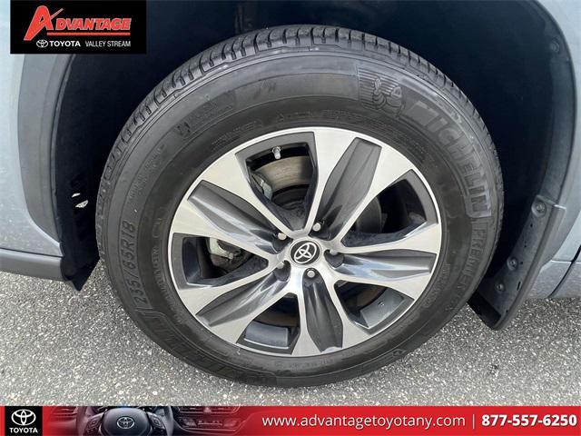 used 2022 Toyota Highlander car, priced at $34,999