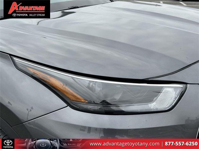 used 2023 Toyota Highlander car, priced at $36,324