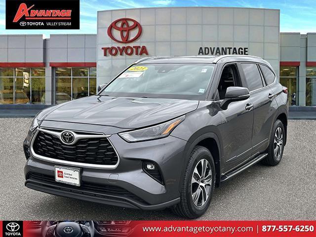 used 2023 Toyota Highlander car, priced at $36,324