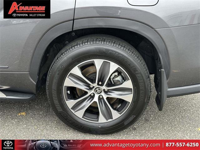 used 2023 Toyota Highlander car, priced at $36,324