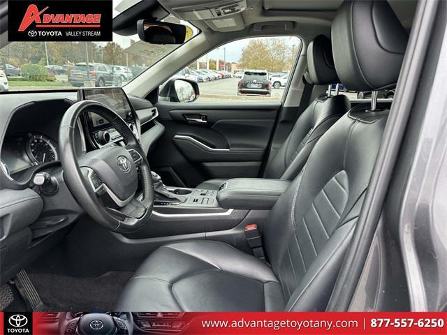 used 2023 Toyota Highlander car, priced at $36,324