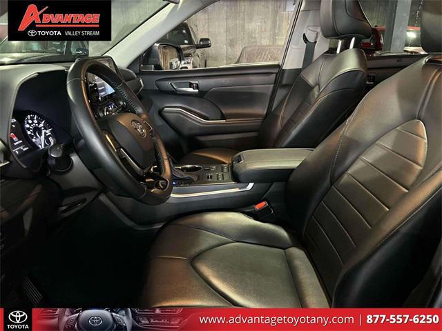 used 2021 Toyota Highlander car, priced at $32,999