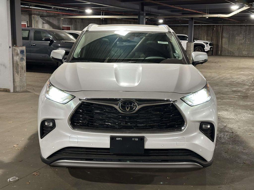 new 2025 Toyota Highlander Hybrid car, priced at $57,223