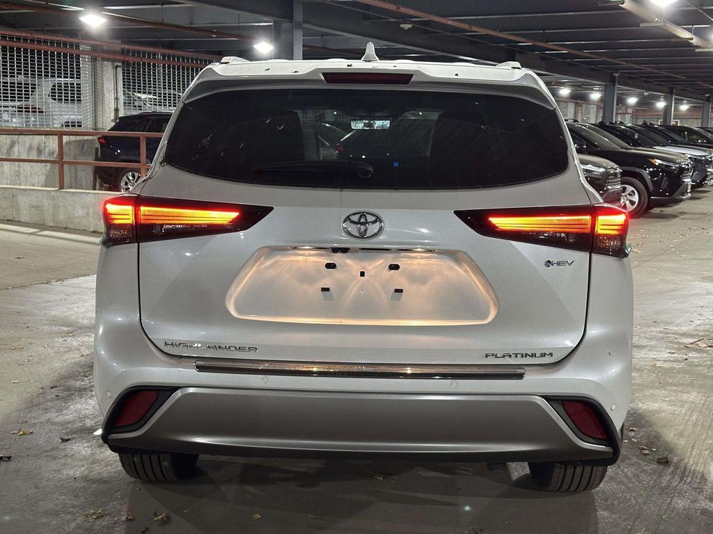 new 2025 Toyota Highlander Hybrid car, priced at $57,223