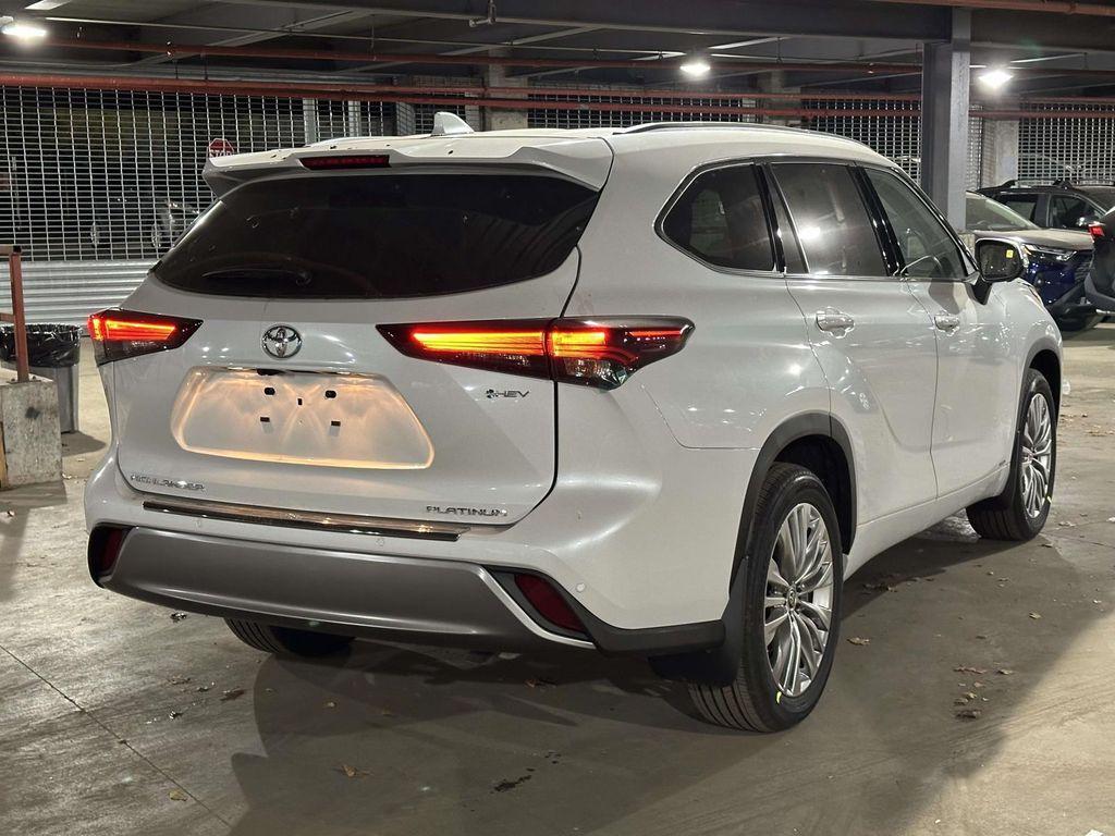 new 2025 Toyota Highlander Hybrid car, priced at $57,223