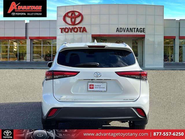 used 2022 Toyota Highlander car, priced at $35,288