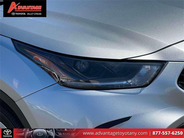 used 2022 Toyota Highlander car, priced at $36,999