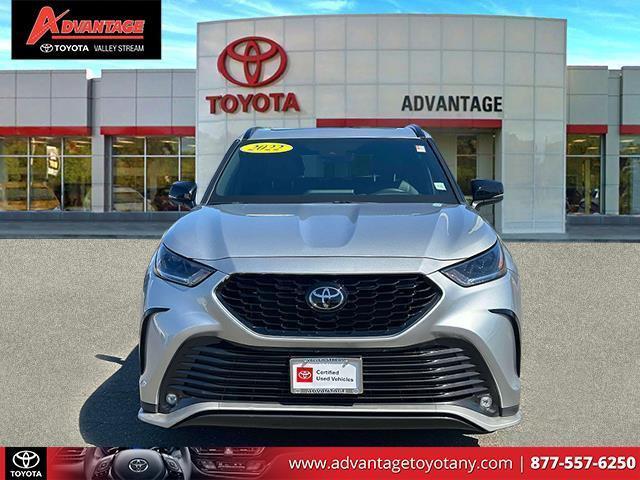used 2022 Toyota Highlander car, priced at $36,999
