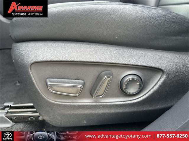used 2023 Toyota Highlander car, priced at $38,604