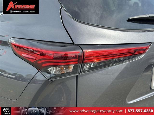 used 2023 Toyota Highlander car, priced at $38,604