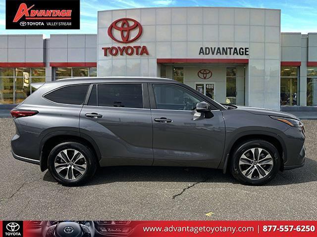 used 2023 Toyota Highlander car, priced at $38,604