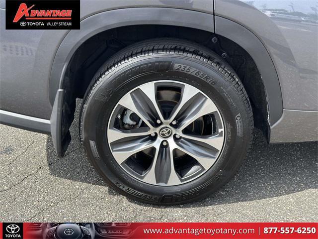 used 2023 Toyota Highlander car, priced at $38,604