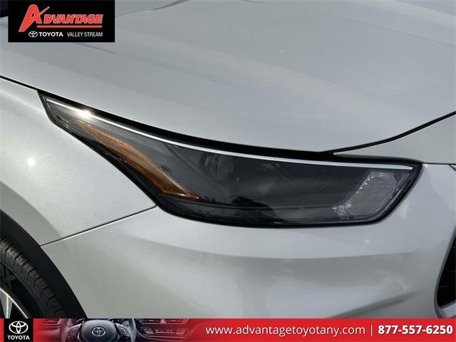used 2023 Toyota Highlander car, priced at $36,699