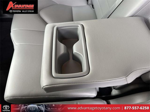 used 2023 Toyota Highlander car, priced at $36,699