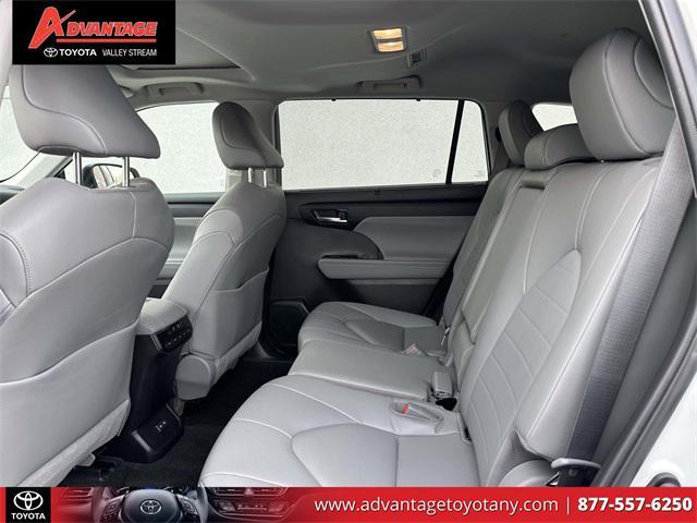 used 2023 Toyota Highlander car, priced at $36,699