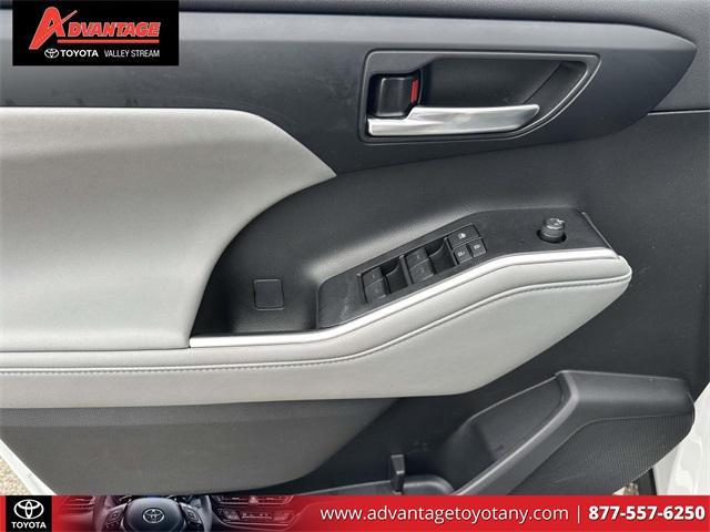used 2023 Toyota Highlander car, priced at $36,699