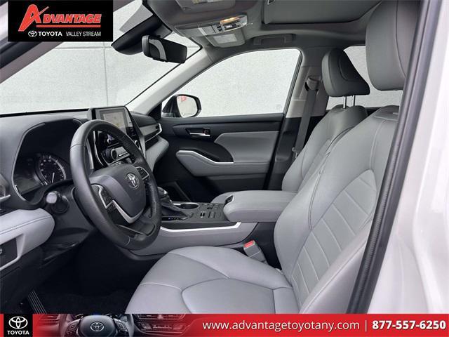 used 2023 Toyota Highlander car, priced at $36,699