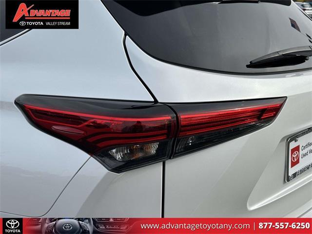 used 2023 Toyota Highlander car, priced at $36,699