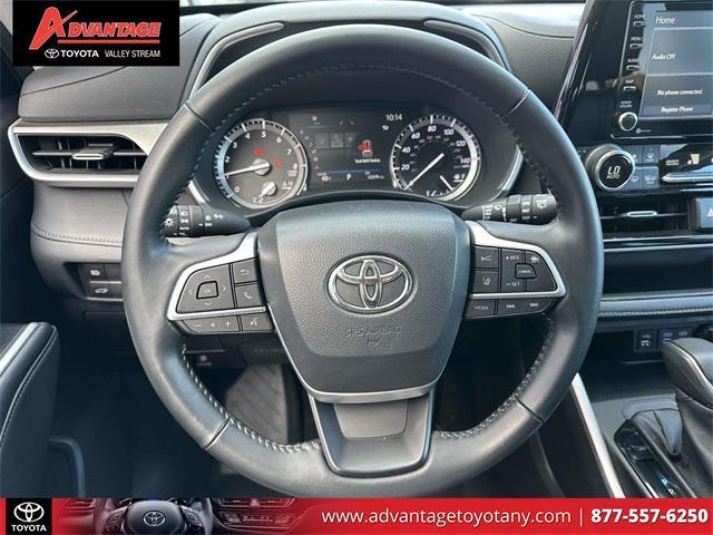 used 2022 Toyota Highlander car, priced at $33,879