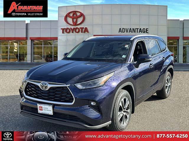 used 2022 Toyota Highlander car, priced at $33,879