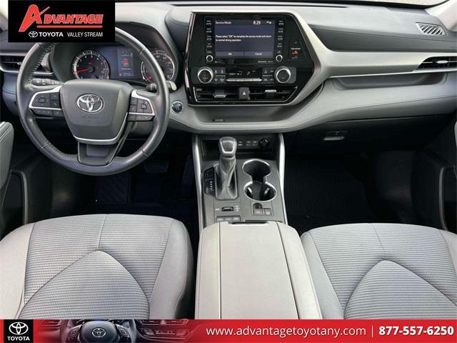 used 2022 Toyota Highlander car, priced at $29,904