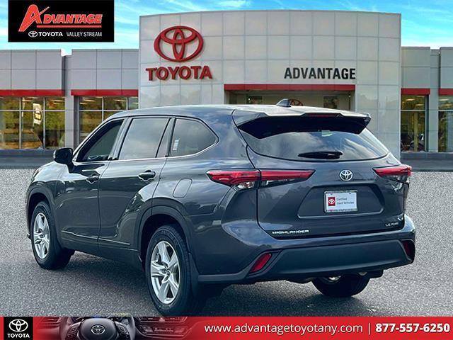 used 2022 Toyota Highlander car, priced at $29,904