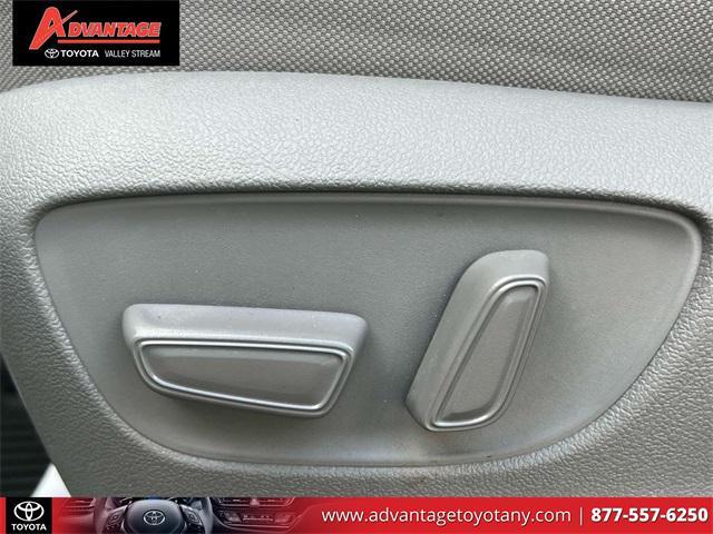 used 2022 Toyota Highlander car, priced at $29,904