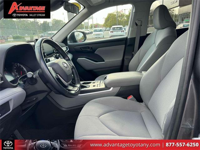 used 2022 Toyota Highlander car, priced at $29,904