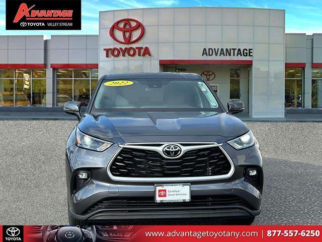 used 2022 Toyota Highlander car, priced at $29,904