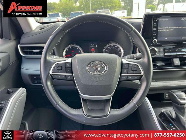 used 2022 Toyota Highlander car, priced at $29,904