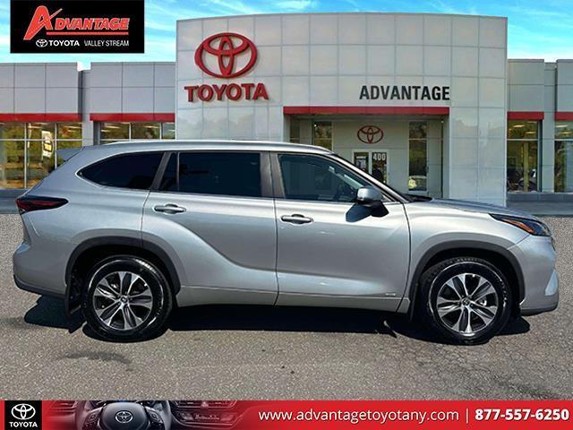 used 2024 Toyota Highlander Hybrid car, priced at $45,933