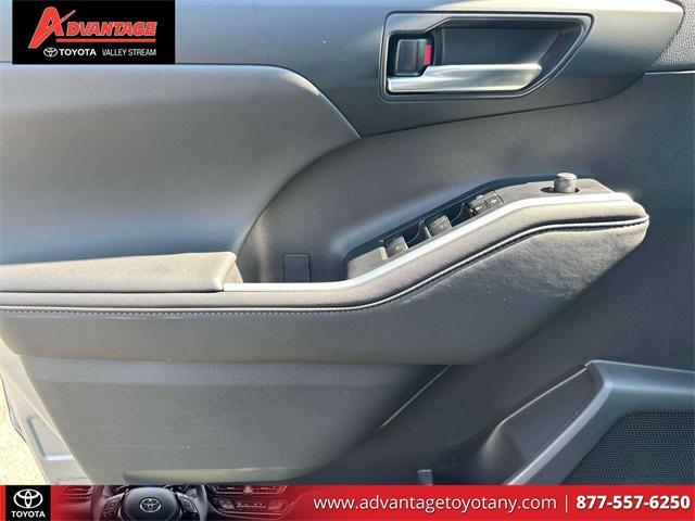 used 2024 Toyota Highlander Hybrid car, priced at $45,933