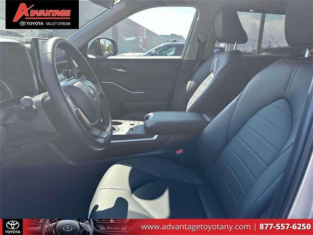 used 2024 Toyota Highlander Hybrid car, priced at $45,933