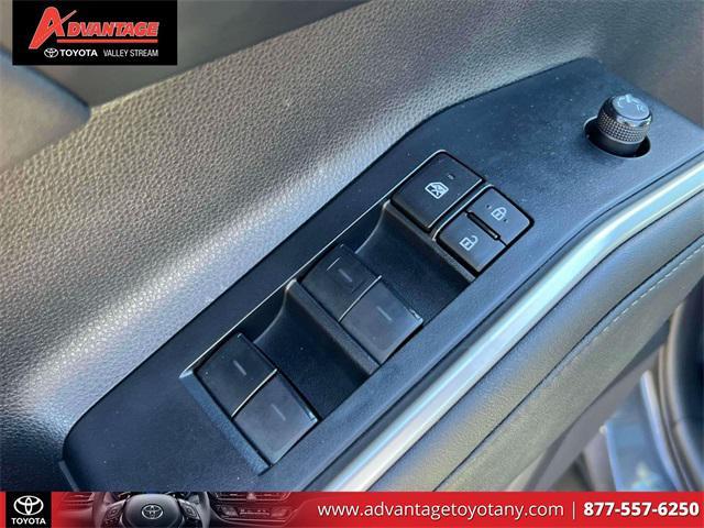 used 2024 Toyota Highlander Hybrid car, priced at $45,899