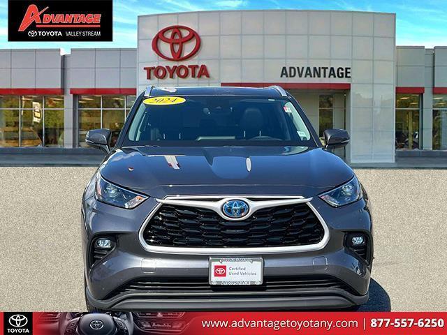 used 2024 Toyota Highlander Hybrid car, priced at $45,899