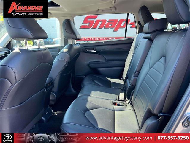 used 2024 Toyota Highlander Hybrid car, priced at $45,899