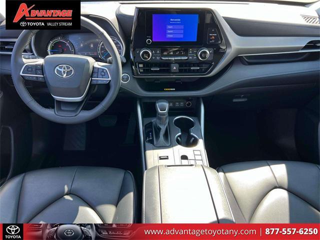used 2024 Toyota Highlander Hybrid car, priced at $45,899