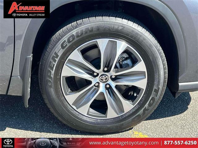 used 2024 Toyota Highlander Hybrid car, priced at $45,899