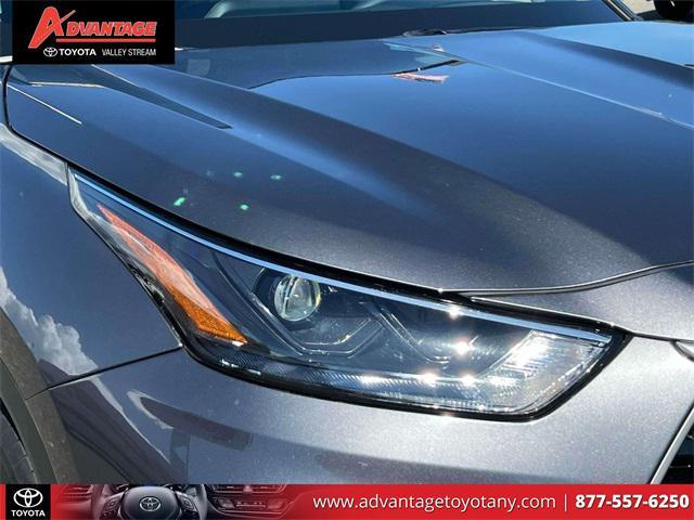 used 2024 Toyota Highlander Hybrid car, priced at $45,899