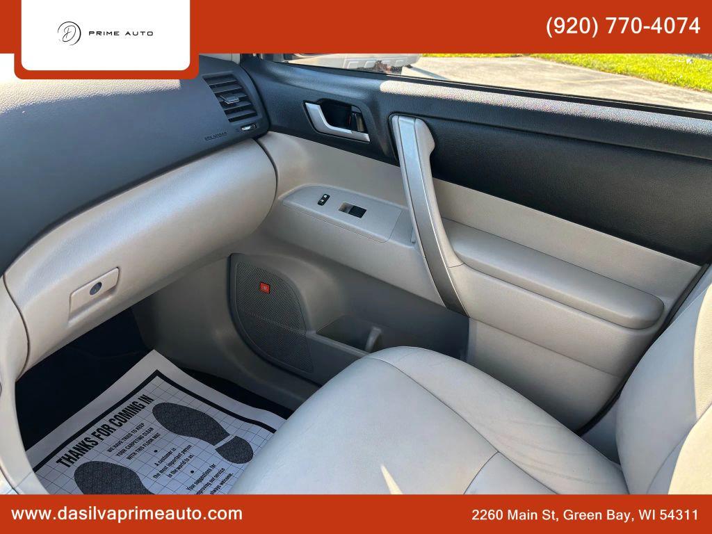 used 2012 Toyota Highlander car, priced at $12,990