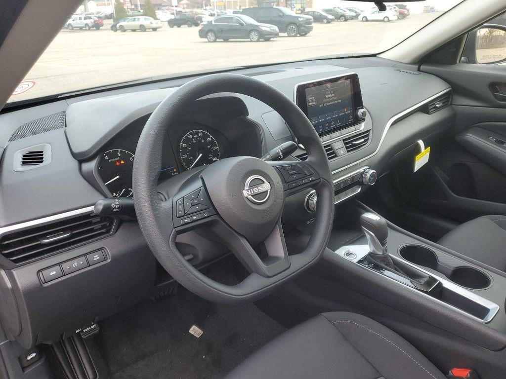 new 2025 Nissan Altima car, priced at $27,505