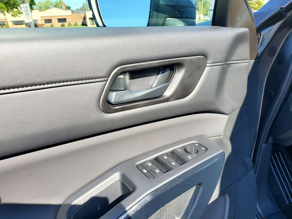 new 2025 Nissan Pathfinder car, priced at $42,107