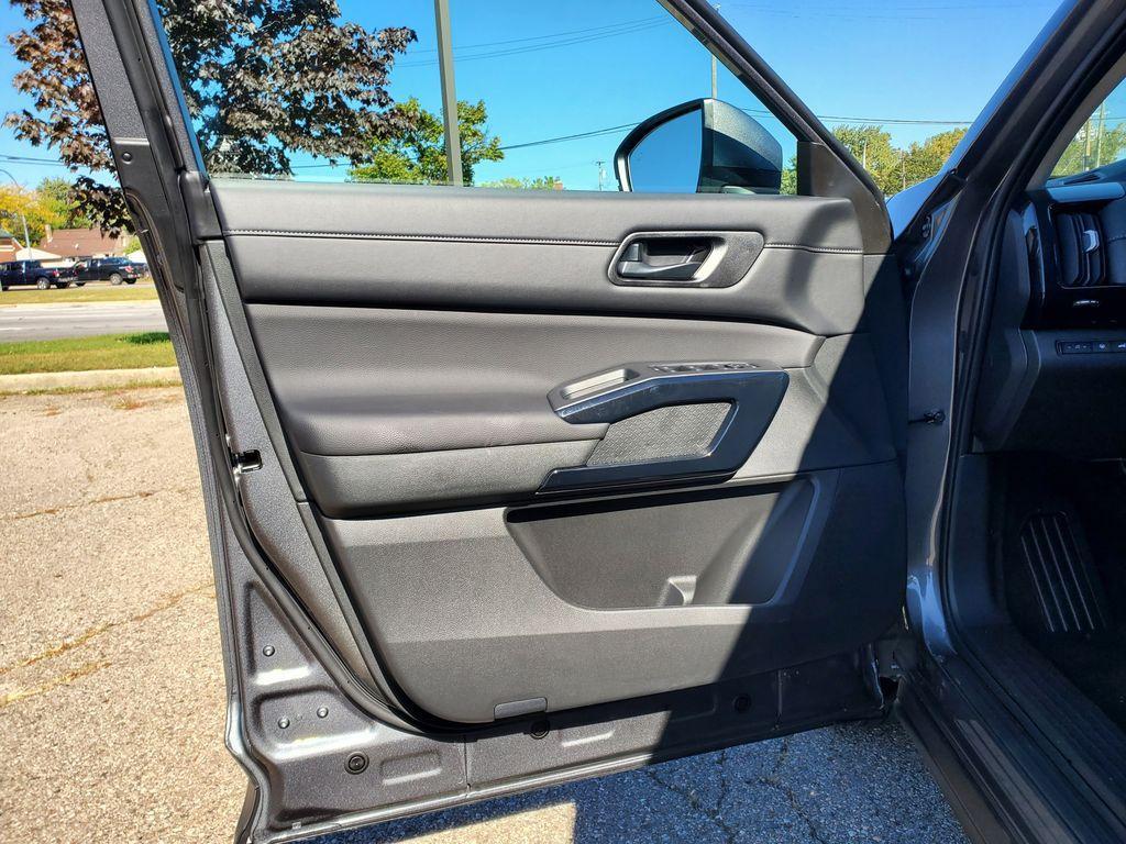 new 2025 Nissan Pathfinder car, priced at $42,107