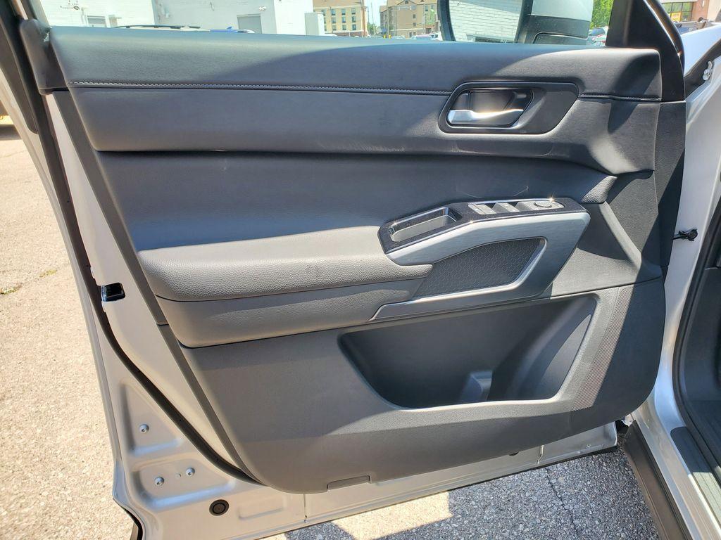 new 2025 Nissan Pathfinder car, priced at $44,404